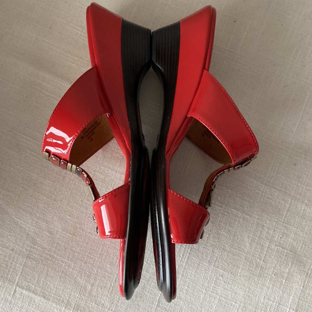 Sofft Coral Red Slide Sandal Size 9 NWT in box Patent Leather - Picture 6 of 8